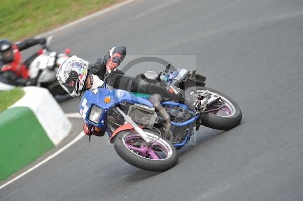 Mallory park Leicestershire;Mallory park photographs;Motorcycle action photographs;event digital images;eventdigitalimages;mallory park;no limits trackday;peter wileman photography;trackday;trackday digital images;trackday photos