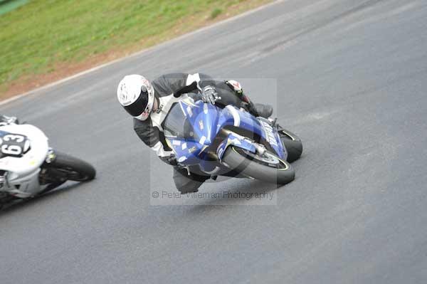 Mallory park Leicestershire;Mallory park photographs;Motorcycle action photographs;event digital images;eventdigitalimages;mallory park;no limits trackday;peter wileman photography;trackday;trackday digital images;trackday photos