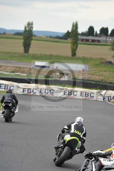 Mallory park Leicestershire;Mallory park photographs;Motorcycle action photographs;event digital images;eventdigitalimages;mallory park;no limits trackday;peter wileman photography;trackday;trackday digital images;trackday photos