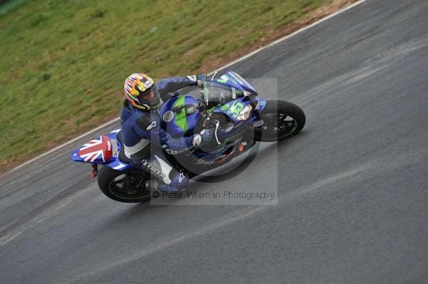 Mallory park Leicestershire;Mallory park photographs;Motorcycle action photographs;event digital images;eventdigitalimages;mallory park;no limits trackday;peter wileman photography;trackday;trackday digital images;trackday photos