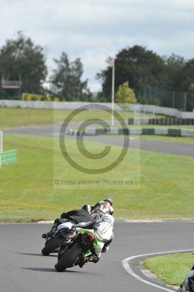 Mallory park Leicestershire;Mallory park photographs;Motorcycle action photographs;event digital images;eventdigitalimages;mallory park;no limits trackday;peter wileman photography;trackday;trackday digital images;trackday photos