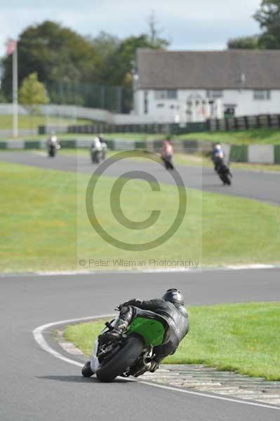 Mallory park Leicestershire;Mallory park photographs;Motorcycle action photographs;event digital images;eventdigitalimages;mallory park;no limits trackday;peter wileman photography;trackday;trackday digital images;trackday photos