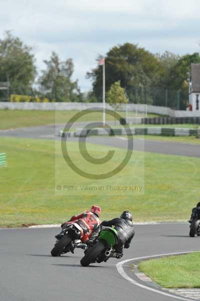 Mallory park Leicestershire;Mallory park photographs;Motorcycle action photographs;event digital images;eventdigitalimages;mallory park;no limits trackday;peter wileman photography;trackday;trackday digital images;trackday photos