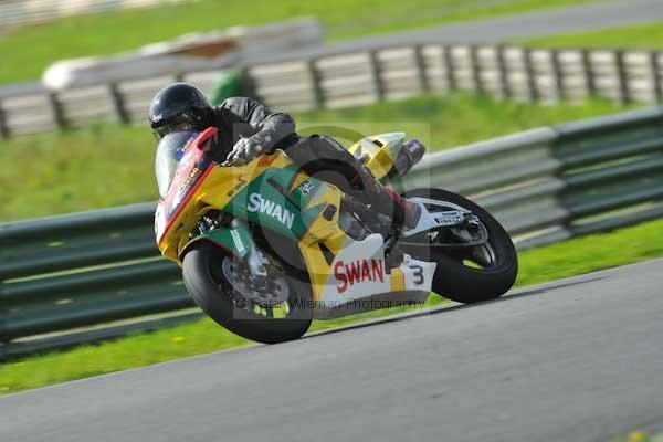 Mallory park Leicestershire;Mallory park photographs;Motorcycle action photographs;event digital images;eventdigitalimages;mallory park;no limits trackday;peter wileman photography;trackday;trackday digital images;trackday photos