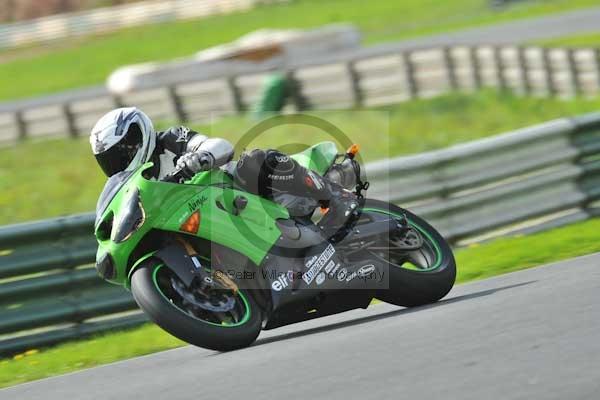 Mallory park Leicestershire;Mallory park photographs;Motorcycle action photographs;event digital images;eventdigitalimages;mallory park;no limits trackday;peter wileman photography;trackday;trackday digital images;trackday photos