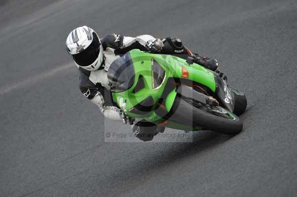 Mallory park Leicestershire;Mallory park photographs;Motorcycle action photographs;event digital images;eventdigitalimages;mallory park;no limits trackday;peter wileman photography;trackday;trackday digital images;trackday photos