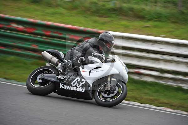 Mallory park Leicestershire;Mallory park photographs;Motorcycle action photographs;event digital images;eventdigitalimages;mallory park;no limits trackday;peter wileman photography;trackday;trackday digital images;trackday photos
