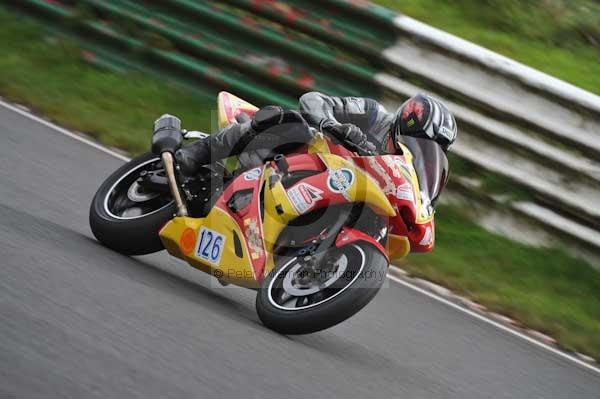 Mallory park Leicestershire;Mallory park photographs;Motorcycle action photographs;event digital images;eventdigitalimages;mallory park;no limits trackday;peter wileman photography;trackday;trackday digital images;trackday photos