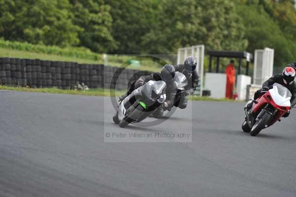 Mallory park Leicestershire;Mallory park photographs;Motorcycle action photographs;event digital images;eventdigitalimages;mallory park;no limits trackday;peter wileman photography;trackday;trackday digital images;trackday photos