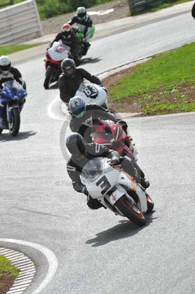 Mallory park Leicestershire;Mallory park photographs;Motorcycle action photographs;event digital images;eventdigitalimages;mallory park;no limits trackday;peter wileman photography;trackday;trackday digital images;trackday photos
