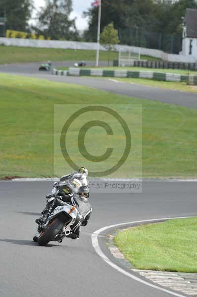 Mallory park Leicestershire;Mallory park photographs;Motorcycle action photographs;event digital images;eventdigitalimages;mallory park;no limits trackday;peter wileman photography;trackday;trackday digital images;trackday photos