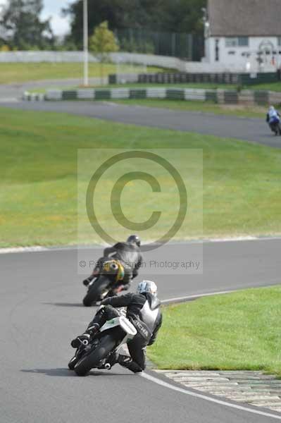 Mallory park Leicestershire;Mallory park photographs;Motorcycle action photographs;event digital images;eventdigitalimages;mallory park;no limits trackday;peter wileman photography;trackday;trackday digital images;trackday photos