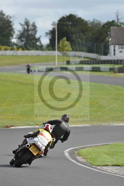 Mallory park Leicestershire;Mallory park photographs;Motorcycle action photographs;event digital images;eventdigitalimages;mallory park;no limits trackday;peter wileman photography;trackday;trackday digital images;trackday photos