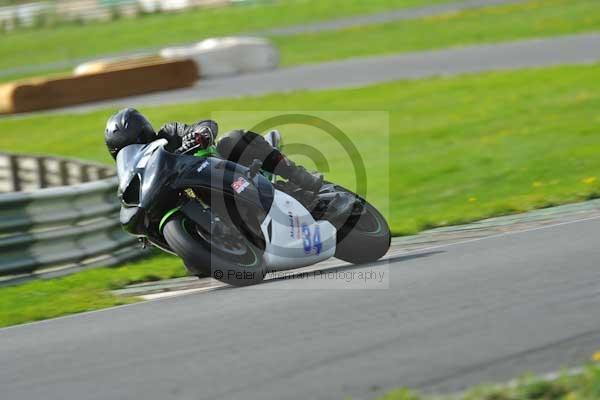 Mallory park Leicestershire;Mallory park photographs;Motorcycle action photographs;event digital images;eventdigitalimages;mallory park;no limits trackday;peter wileman photography;trackday;trackday digital images;trackday photos