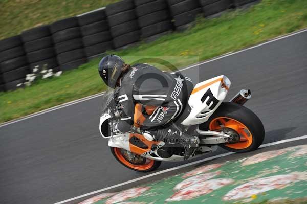 Mallory park Leicestershire;Mallory park photographs;Motorcycle action photographs;event digital images;eventdigitalimages;mallory park;no limits trackday;peter wileman photography;trackday;trackday digital images;trackday photos