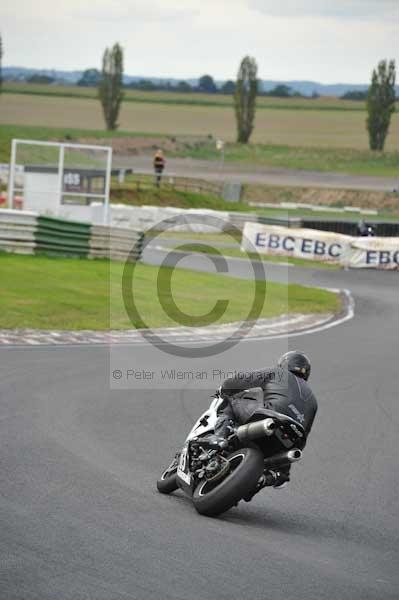 Mallory park Leicestershire;Mallory park photographs;Motorcycle action photographs;event digital images;eventdigitalimages;mallory park;no limits trackday;peter wileman photography;trackday;trackday digital images;trackday photos