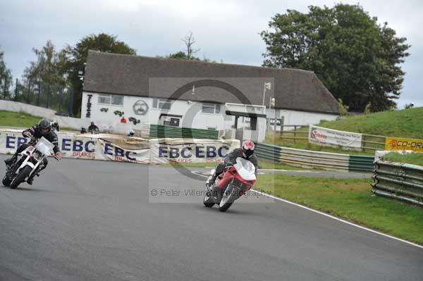 Mallory park Leicestershire;Mallory park photographs;Motorcycle action photographs;event digital images;eventdigitalimages;mallory park;no limits trackday;peter wileman photography;trackday;trackday digital images;trackday photos