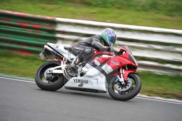 Mallory park Leicestershire;Mallory park photographs;Motorcycle action photographs;event digital images;eventdigitalimages;mallory park;no limits trackday;peter wileman photography;trackday;trackday digital images;trackday photos