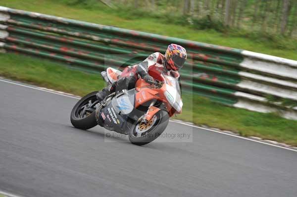 Mallory park Leicestershire;Mallory park photographs;Motorcycle action photographs;event digital images;eventdigitalimages;mallory park;no limits trackday;peter wileman photography;trackday;trackday digital images;trackday photos