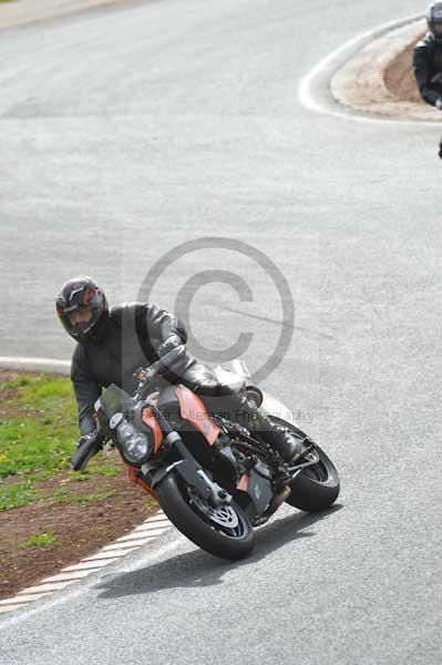 Mallory park Leicestershire;Mallory park photographs;Motorcycle action photographs;event digital images;eventdigitalimages;mallory park;no limits trackday;peter wileman photography;trackday;trackday digital images;trackday photos