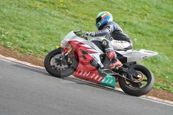 Mallory park Leicestershire;Mallory park photographs;Motorcycle action photographs;event digital images;eventdigitalimages;mallory park;no limits trackday;peter wileman photography;trackday;trackday digital images;trackday photos