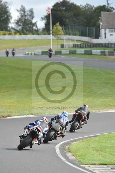 Mallory park Leicestershire;Mallory park photographs;Motorcycle action photographs;event digital images;eventdigitalimages;mallory park;no limits trackday;peter wileman photography;trackday;trackday digital images;trackday photos