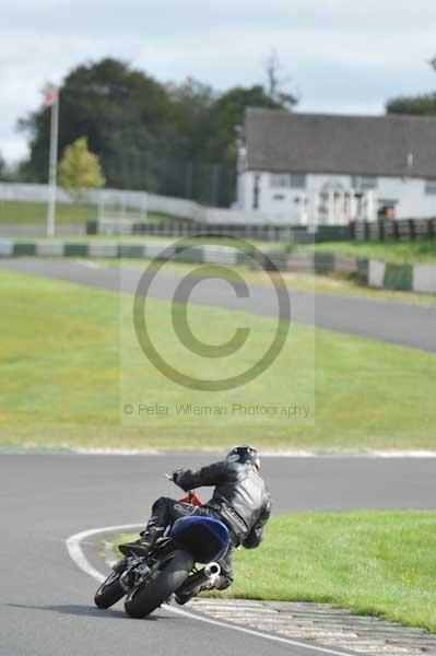 Mallory park Leicestershire;Mallory park photographs;Motorcycle action photographs;event digital images;eventdigitalimages;mallory park;no limits trackday;peter wileman photography;trackday;trackday digital images;trackday photos