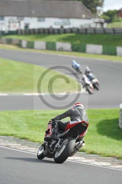 Mallory park Leicestershire;Mallory park photographs;Motorcycle action photographs;event digital images;eventdigitalimages;mallory park;no limits trackday;peter wileman photography;trackday;trackday digital images;trackday photos