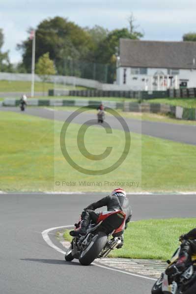 Mallory park Leicestershire;Mallory park photographs;Motorcycle action photographs;event digital images;eventdigitalimages;mallory park;no limits trackday;peter wileman photography;trackday;trackday digital images;trackday photos
