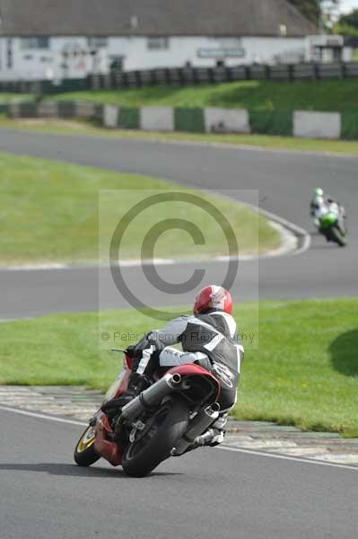 Mallory park Leicestershire;Mallory park photographs;Motorcycle action photographs;event digital images;eventdigitalimages;mallory park;no limits trackday;peter wileman photography;trackday;trackday digital images;trackday photos