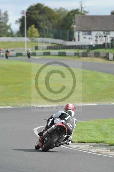 Mallory park Leicestershire;Mallory park photographs;Motorcycle action photographs;event digital images;eventdigitalimages;mallory park;no limits trackday;peter wileman photography;trackday;trackday digital images;trackday photos