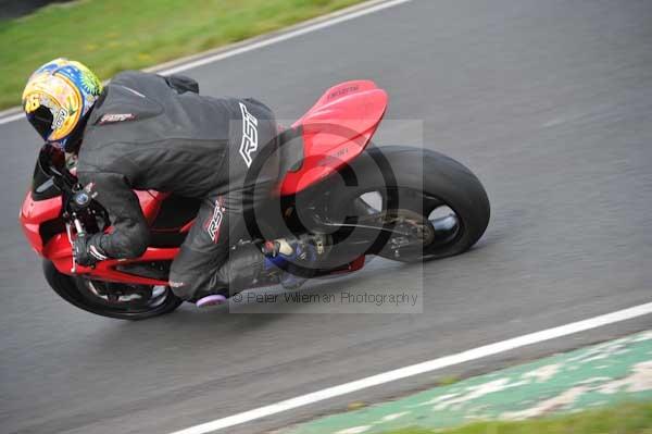 Mallory park Leicestershire;Mallory park photographs;Motorcycle action photographs;event digital images;eventdigitalimages;mallory park;no limits trackday;peter wileman photography;trackday;trackday digital images;trackday photos