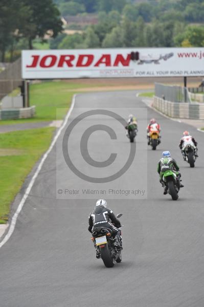 Mallory park Leicestershire;Mallory park photographs;Motorcycle action photographs;event digital images;eventdigitalimages;mallory park;no limits trackday;peter wileman photography;trackday;trackday digital images;trackday photos