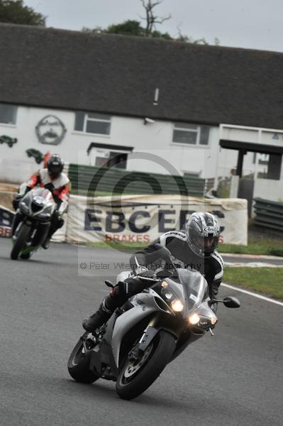 Mallory park Leicestershire;Mallory park photographs;Motorcycle action photographs;event digital images;eventdigitalimages;mallory park;no limits trackday;peter wileman photography;trackday;trackday digital images;trackday photos