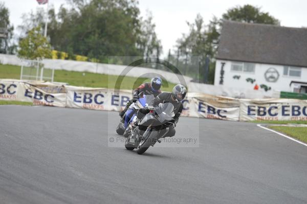 Mallory park Leicestershire;Mallory park photographs;Motorcycle action photographs;event digital images;eventdigitalimages;mallory park;no limits trackday;peter wileman photography;trackday;trackday digital images;trackday photos