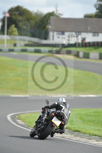 Mallory park Leicestershire;Mallory park photographs;Motorcycle action photographs;event digital images;eventdigitalimages;mallory park;no limits trackday;peter wileman photography;trackday;trackday digital images;trackday photos