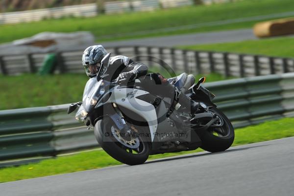 Mallory park Leicestershire;Mallory park photographs;Motorcycle action photographs;event digital images;eventdigitalimages;mallory park;no limits trackday;peter wileman photography;trackday;trackday digital images;trackday photos
