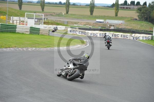 Mallory park Leicestershire;Mallory park photographs;Motorcycle action photographs;event digital images;eventdigitalimages;mallory park;no limits trackday;peter wileman photography;trackday;trackday digital images;trackday photos