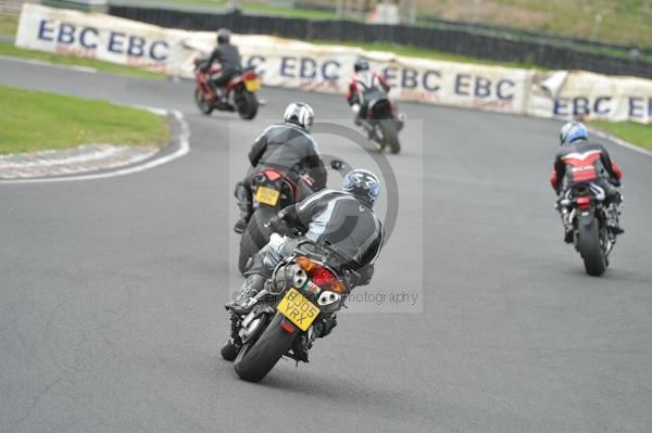 Mallory park Leicestershire;Mallory park photographs;Motorcycle action photographs;event digital images;eventdigitalimages;mallory park;no limits trackday;peter wileman photography;trackday;trackday digital images;trackday photos