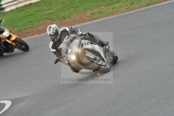 Mallory park Leicestershire;Mallory park photographs;Motorcycle action photographs;event digital images;eventdigitalimages;mallory park;no limits trackday;peter wileman photography;trackday;trackday digital images;trackday photos