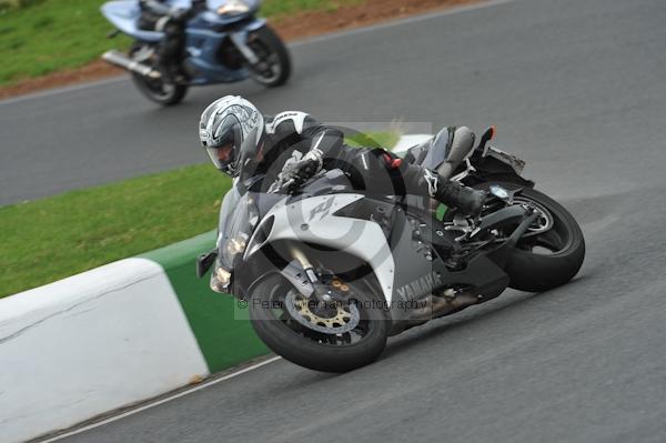 Mallory park Leicestershire;Mallory park photographs;Motorcycle action photographs;event digital images;eventdigitalimages;mallory park;no limits trackday;peter wileman photography;trackday;trackday digital images;trackday photos