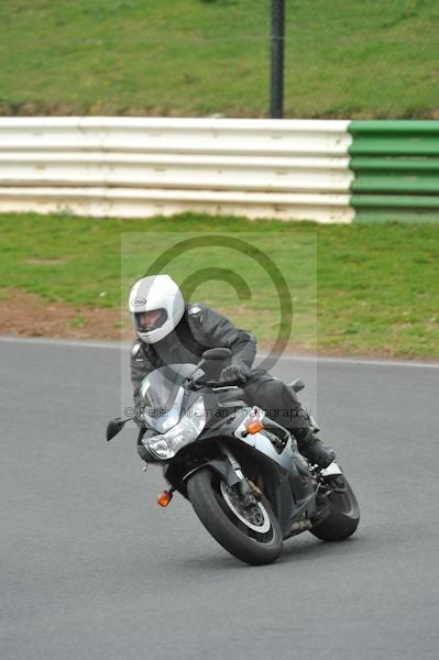 Mallory park Leicestershire;Mallory park photographs;Motorcycle action photographs;event digital images;eventdigitalimages;mallory park;no limits trackday;peter wileman photography;trackday;trackday digital images;trackday photos