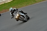 Mallory-park-Leicestershire;Mallory-park-photographs;Motorcycle-action-photographs;event-digital-images;eventdigitalimages;mallory-park;no-limits-trackday;peter-wileman-photography;trackday;trackday-digital-images;trackday-photos