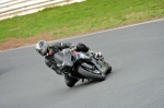Mallory-park-Leicestershire;Mallory-park-photographs;Motorcycle-action-photographs;event-digital-images;eventdigitalimages;mallory-park;no-limits-trackday;peter-wileman-photography;trackday;trackday-digital-images;trackday-photos