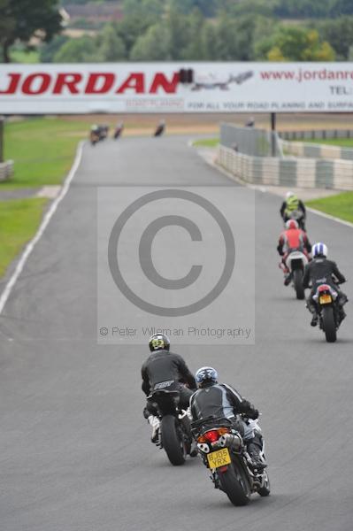 Mallory park Leicestershire;Mallory park photographs;Motorcycle action photographs;event digital images;eventdigitalimages;mallory park;no limits trackday;peter wileman photography;trackday;trackday digital images;trackday photos
