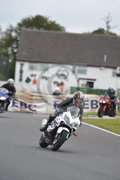 Mallory park Leicestershire;Mallory park photographs;Motorcycle action photographs;event digital images;eventdigitalimages;mallory park;no limits trackday;peter wileman photography;trackday;trackday digital images;trackday photos