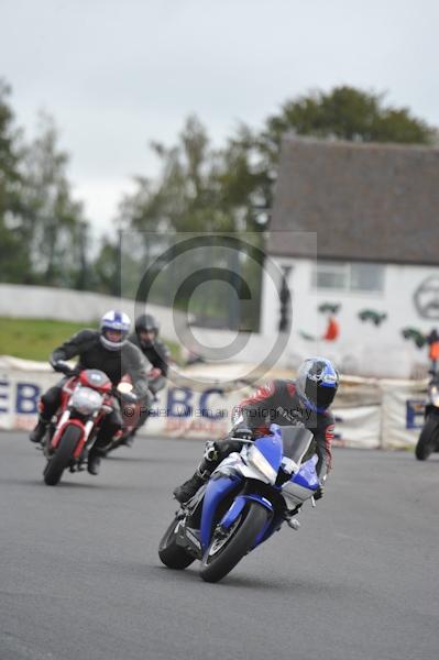 Mallory park Leicestershire;Mallory park photographs;Motorcycle action photographs;event digital images;eventdigitalimages;mallory park;no limits trackday;peter wileman photography;trackday;trackday digital images;trackday photos