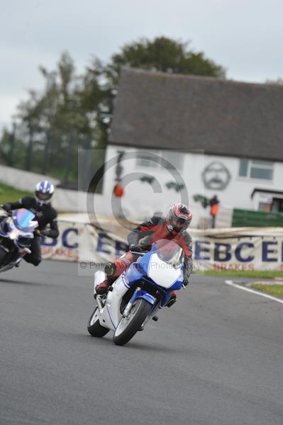 Mallory park Leicestershire;Mallory park photographs;Motorcycle action photographs;event digital images;eventdigitalimages;mallory park;no limits trackday;peter wileman photography;trackday;trackday digital images;trackday photos