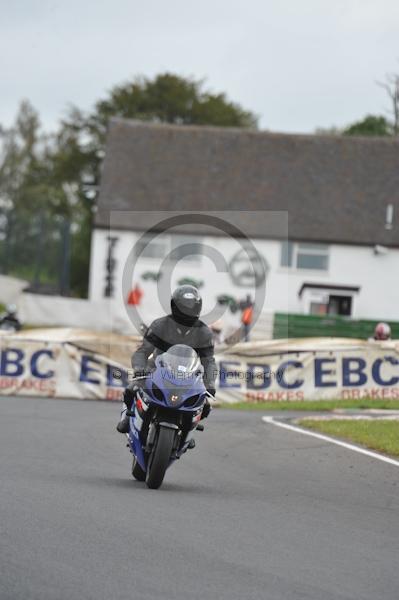 Mallory park Leicestershire;Mallory park photographs;Motorcycle action photographs;event digital images;eventdigitalimages;mallory park;no limits trackday;peter wileman photography;trackday;trackday digital images;trackday photos