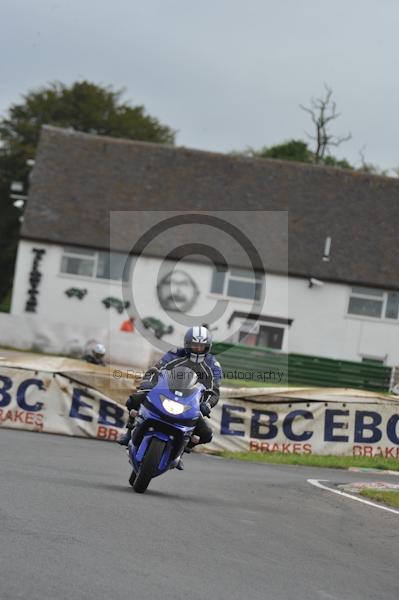 Mallory park Leicestershire;Mallory park photographs;Motorcycle action photographs;event digital images;eventdigitalimages;mallory park;no limits trackday;peter wileman photography;trackday;trackday digital images;trackday photos